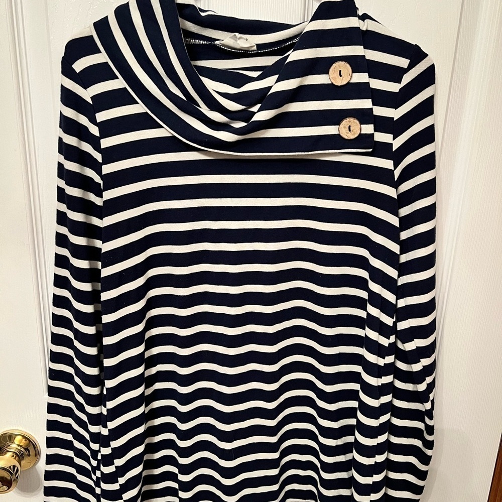 BetseyBoutique Striped Button Neck Sweatshirt Black & White